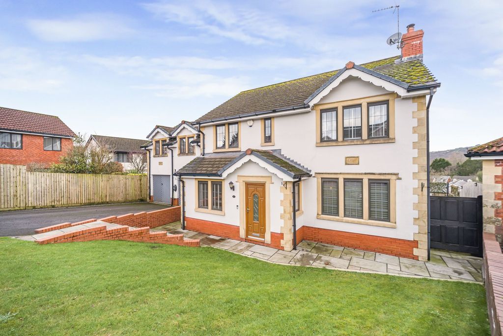 Property photo 1 of 39