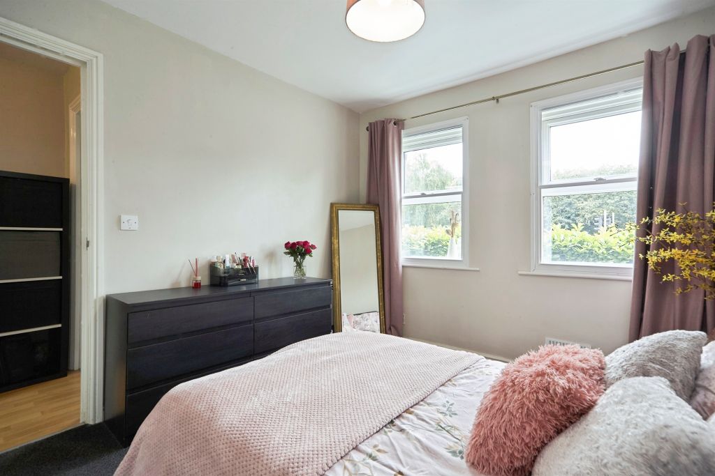 2 bed flat for saleWhitehall Drive, Leeds LS12 photo 4