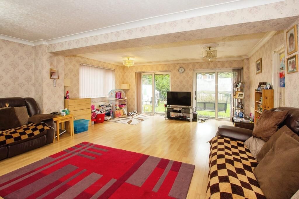 Property photo 2 of 21