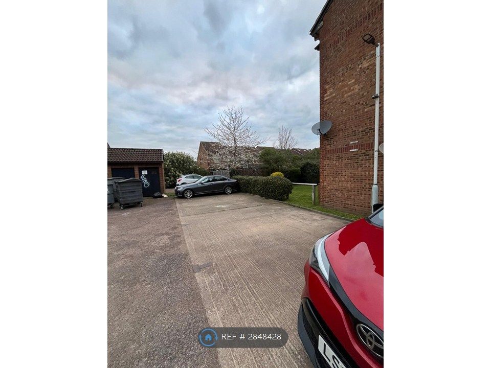 Property photo 2 of 8