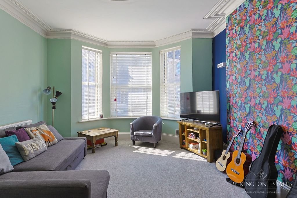 Property photo 3 of 11 4974965