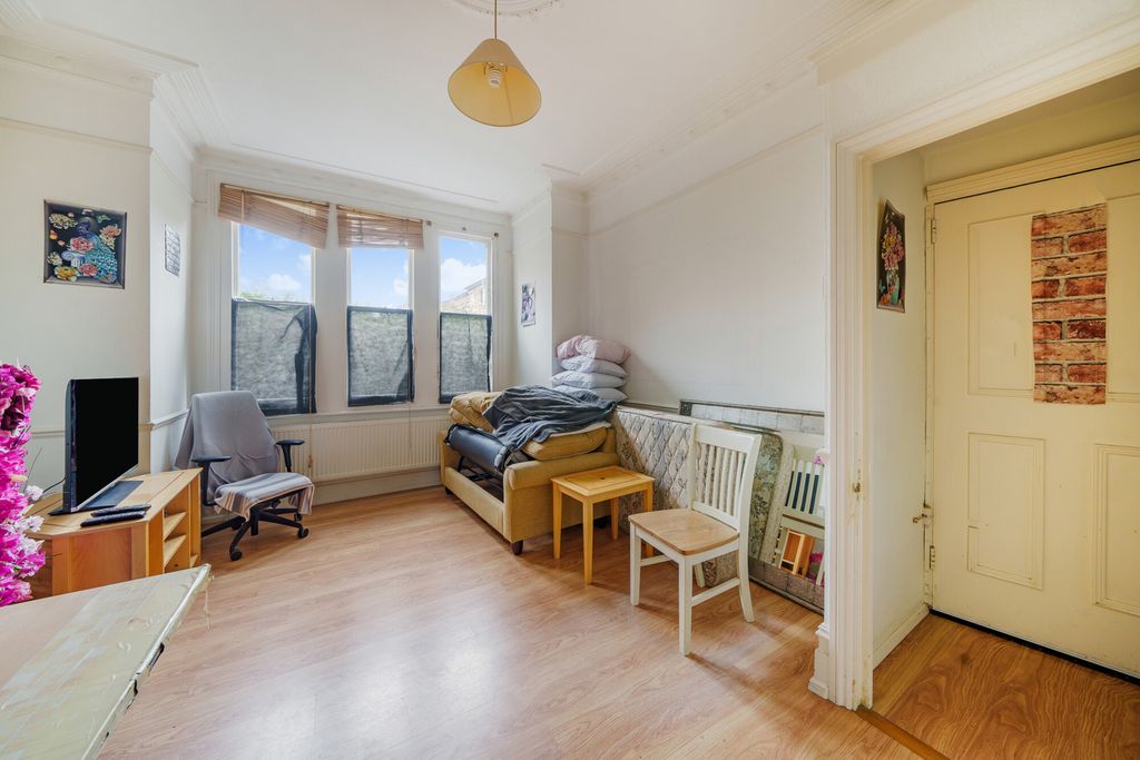 Property photo 2 of 17 Reception