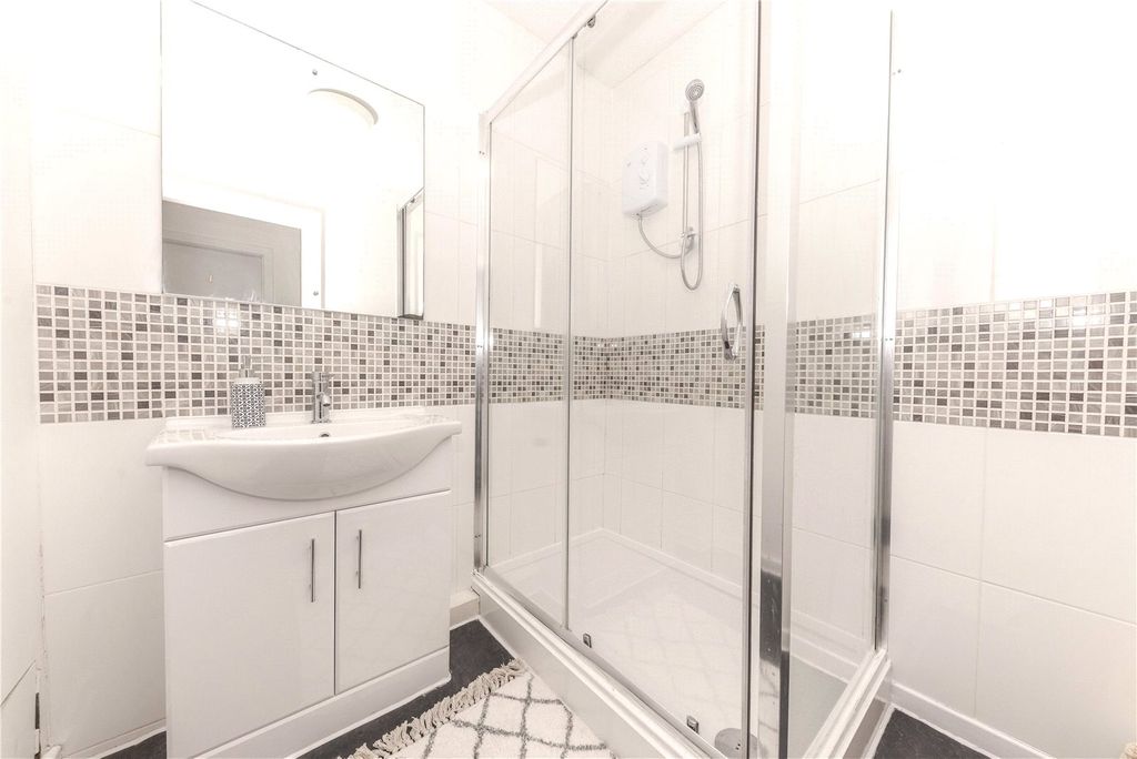 Property photo 3 of 8 Picture No. 14