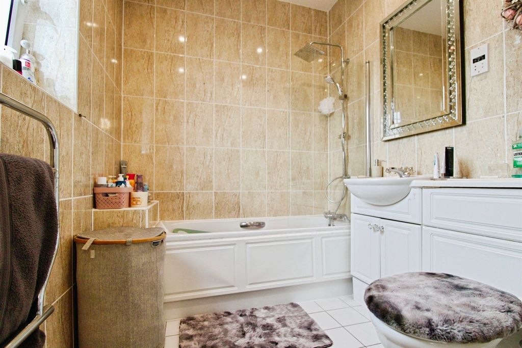 Additional image 6 of 2 bed flat for saleMarconi Avenue, Penarth CF64