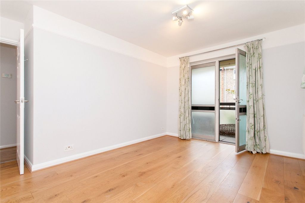 Property photo 3 of 12