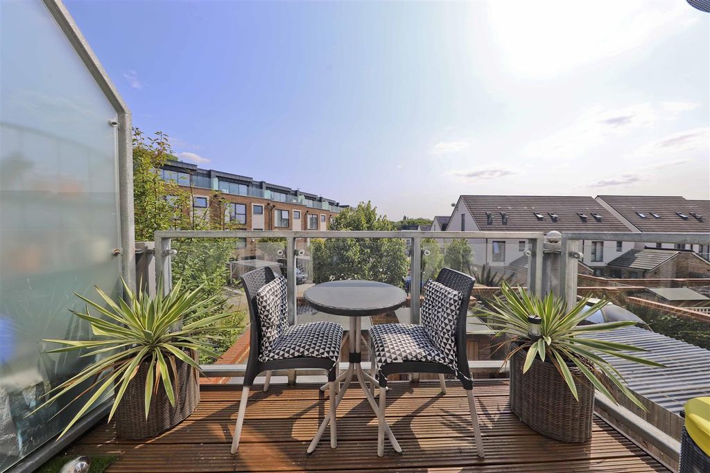 Property photo 3 of 14 Img_8401_1.Jpg