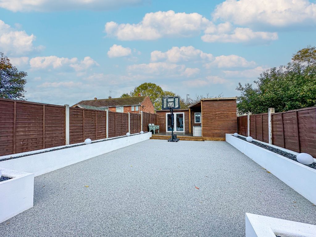 Property photo 2 of 17 4518507