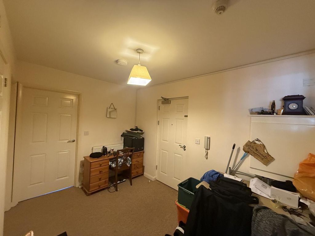 Property photo 2 of 10 Utility Room