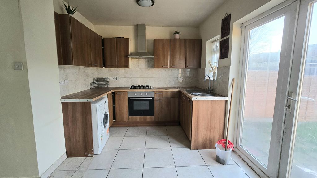 Property photo 2 of 3