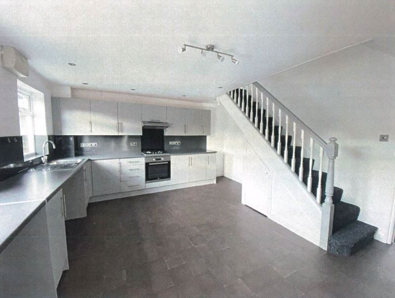 Property photo 2 of 7 Photo 3