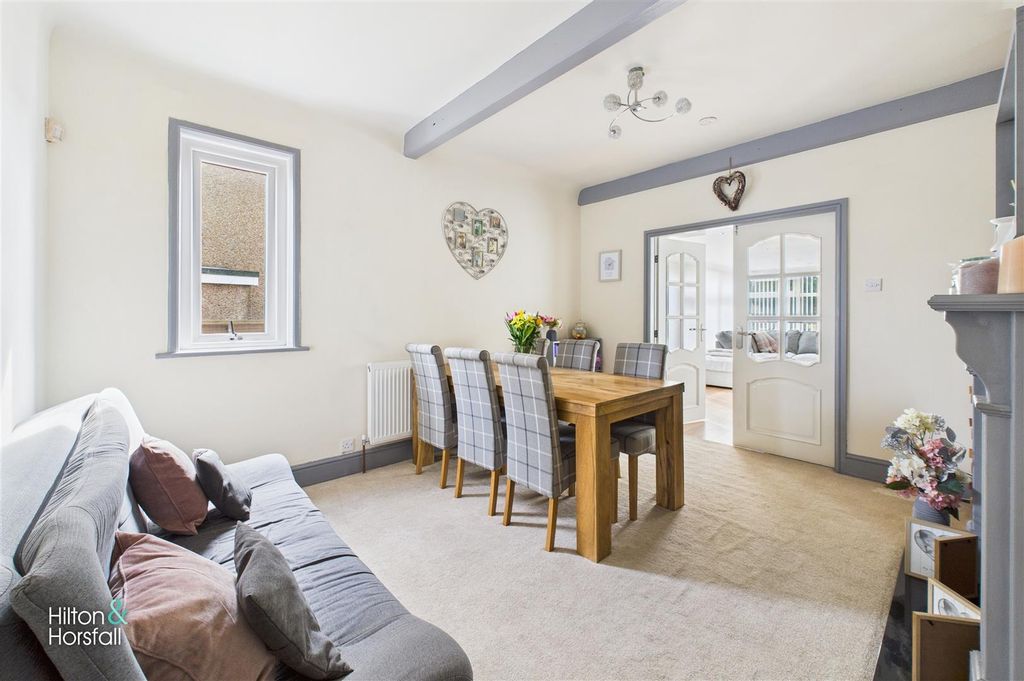 Property photo 2 of 13 Wheatley Lane Road