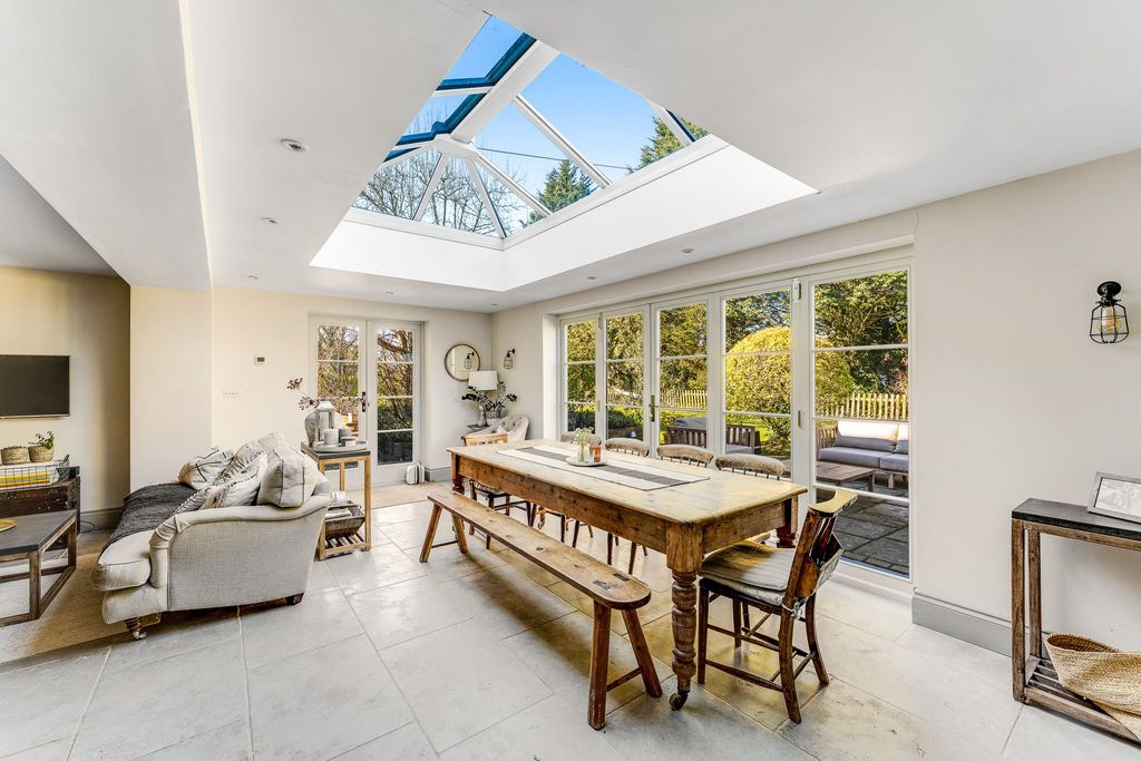 Property photo 2 of 37