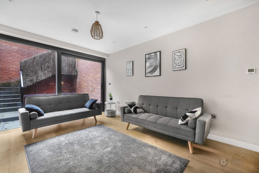 Property photo 2 of 17 Photo 2