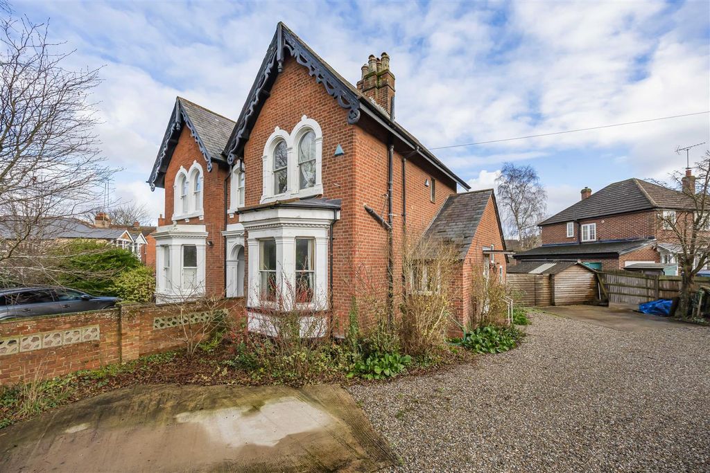 Property photo 1 of 25