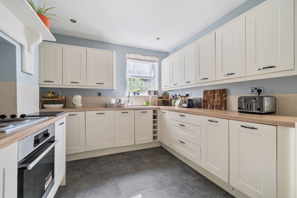 Property photo 1 of 21 1458422-10-6A15Dfd4F4013