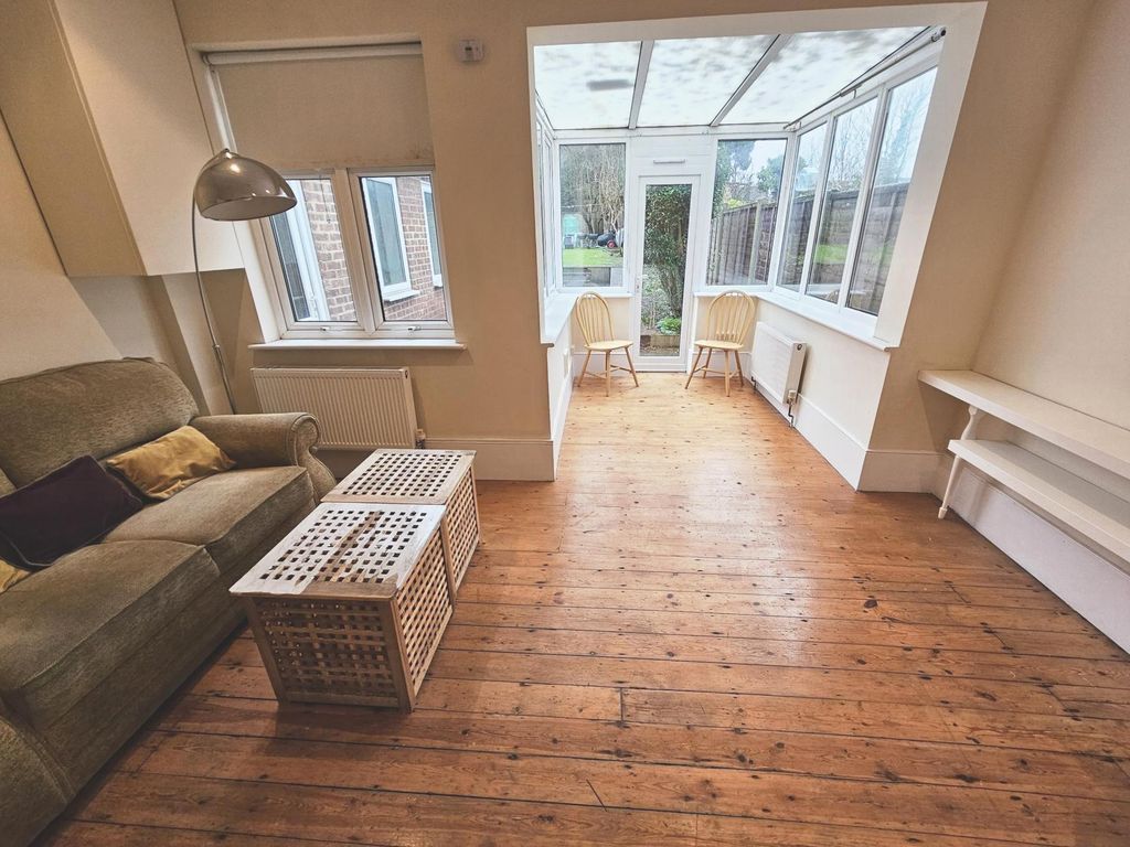 Property photo 1 of 7 Photo 8