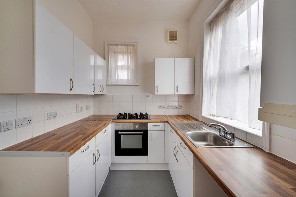 Property photo 2 of 12 Daniels_St Pauls Avenue, Nw2_001.Jpg