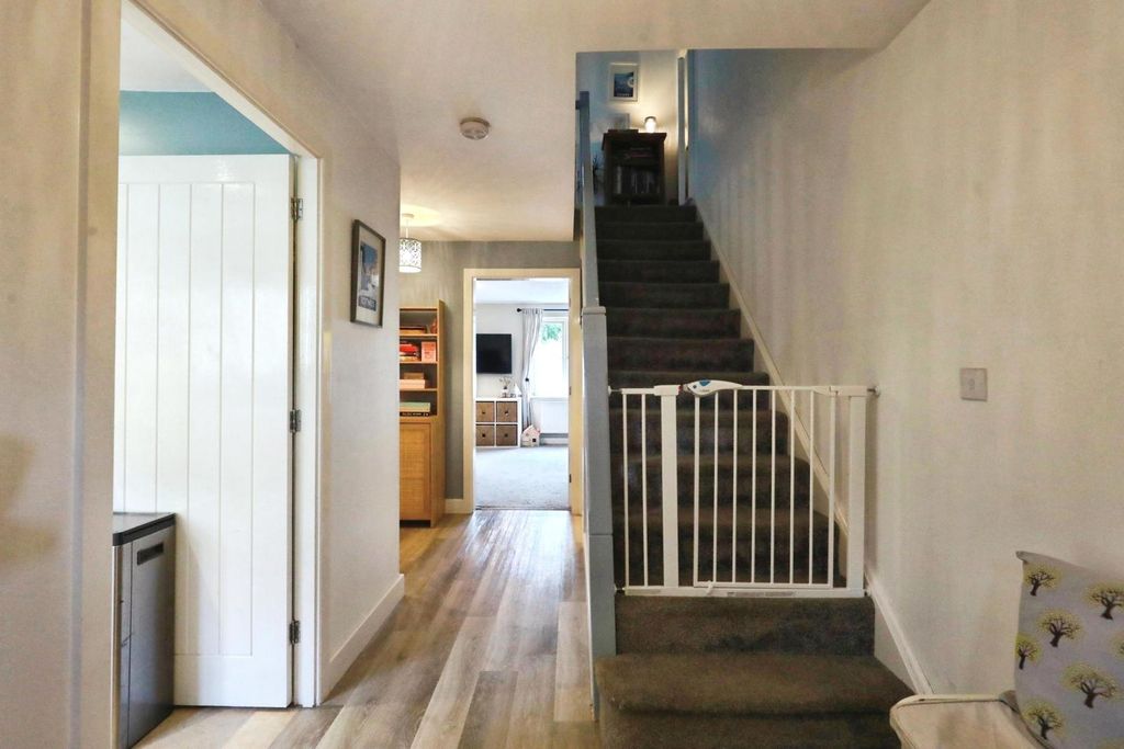 Property photo 3 of 16 Pbox-Img.Jpg