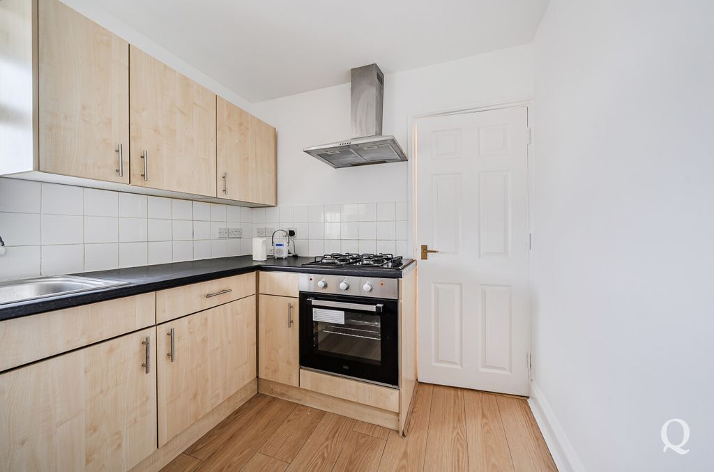 Property photo 3 of 17 5c0d6F37-8B45-486...