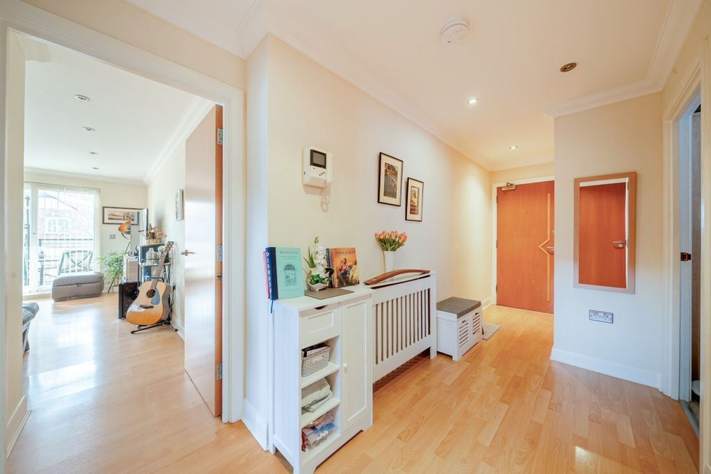Property photo 2 of 11 1428902-2-69Bd648...