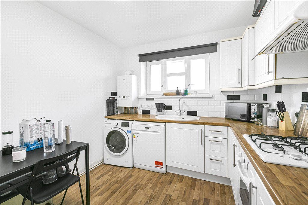 Property photo 3 of 14 Kitchen
