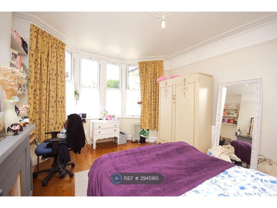 Property photo 1 of 21 Bedroom 1 Downstairs
