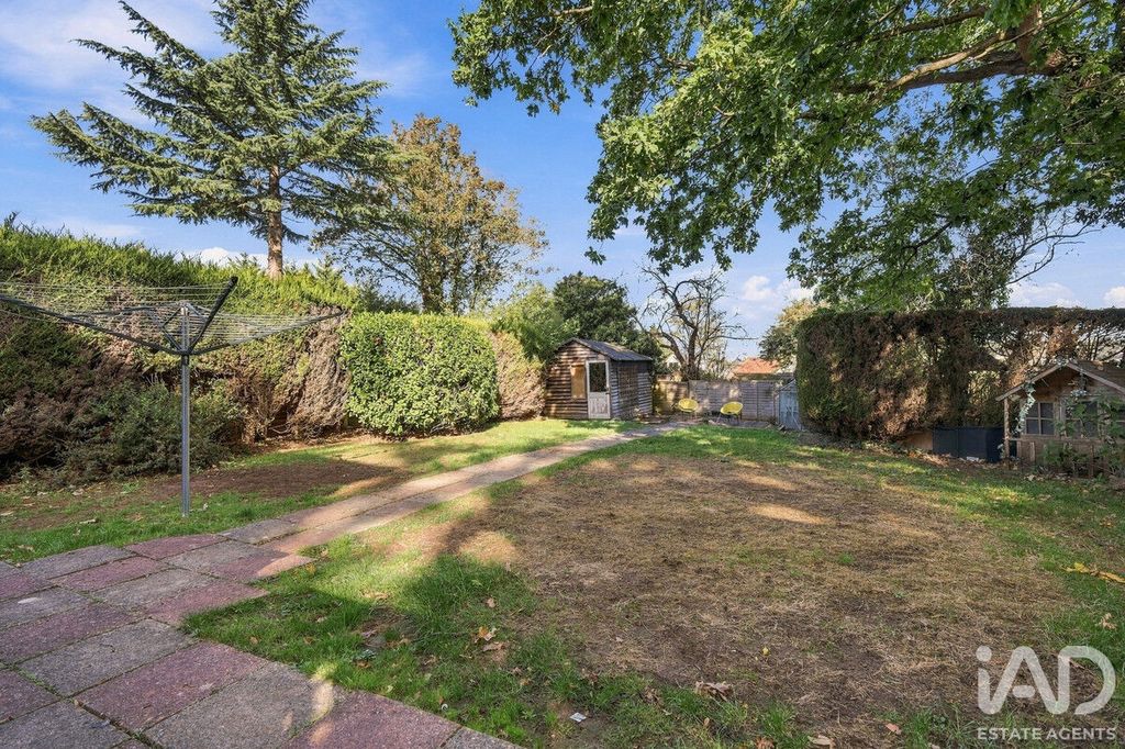 Property photo 2 of 32