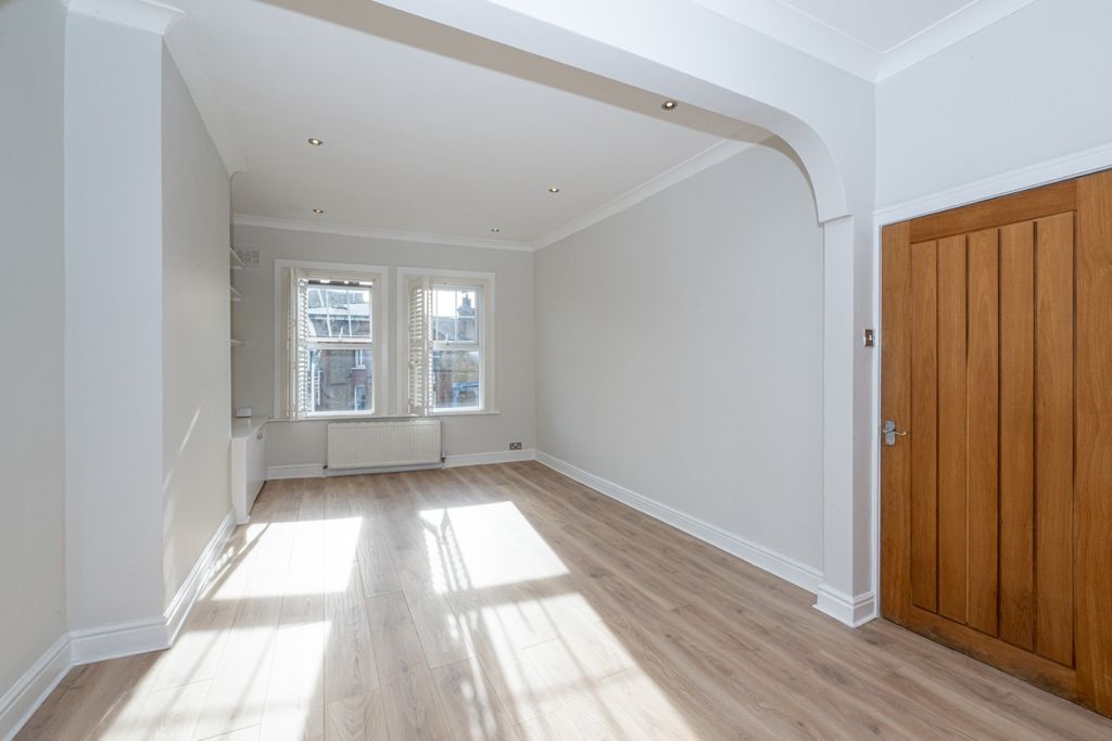 Property photo 2 of 26 5392093