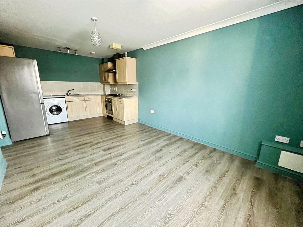 Property photo 2 of 11 Picture No. 24