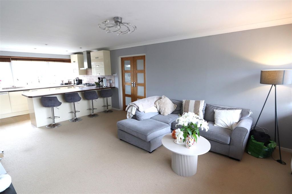 Property photo 3 of 8 2.Jpg