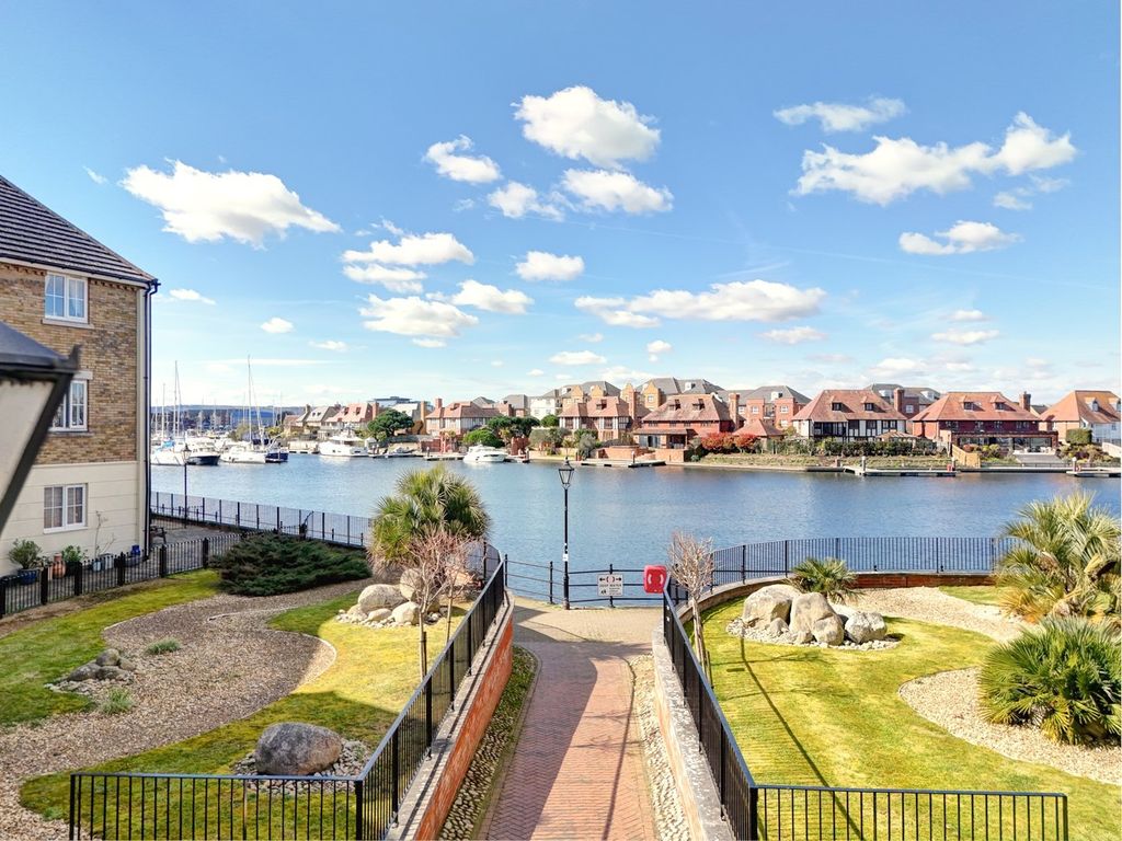 Property photo 2 of 26