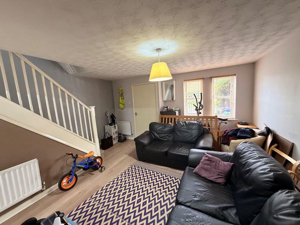 Property photo 2 of 11