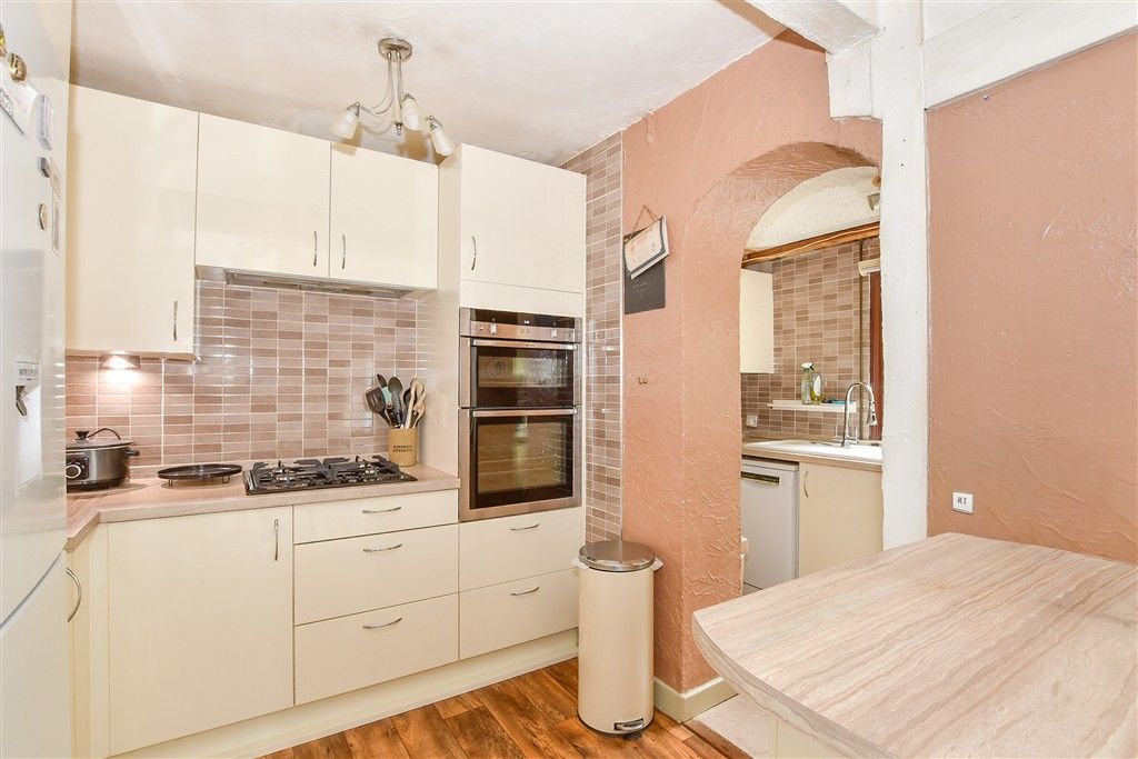 Property photo 3 of 14 Kitchen