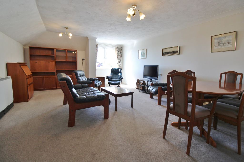 Property photo 3 of 21