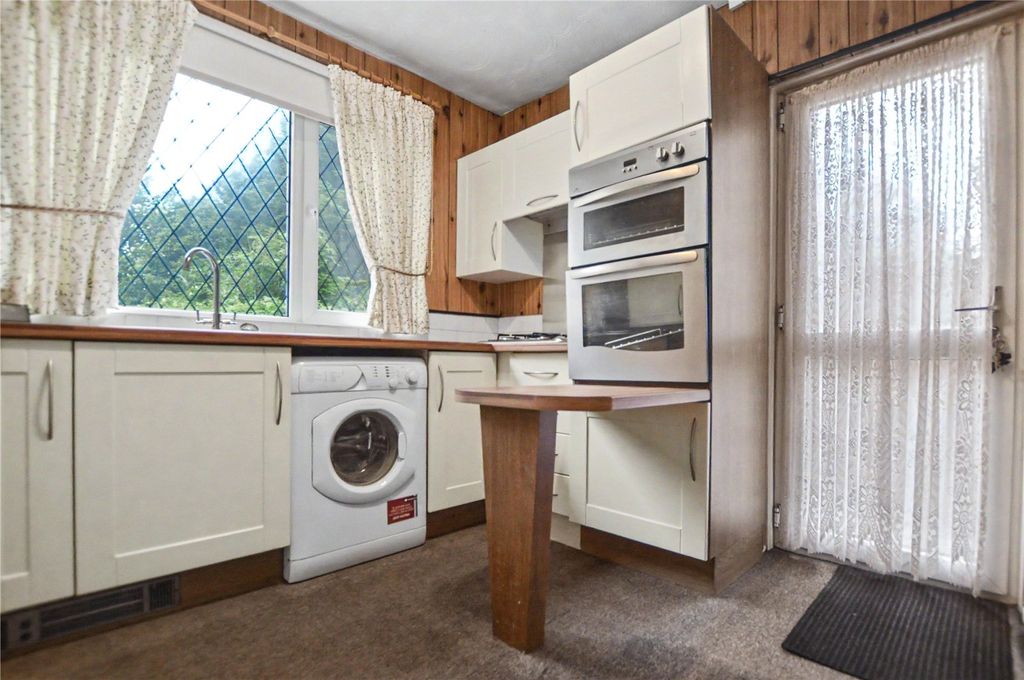 Property photo 3 of 14 Picture No. 02