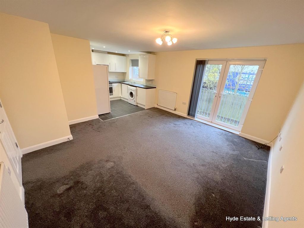 Property photo 3 of 11