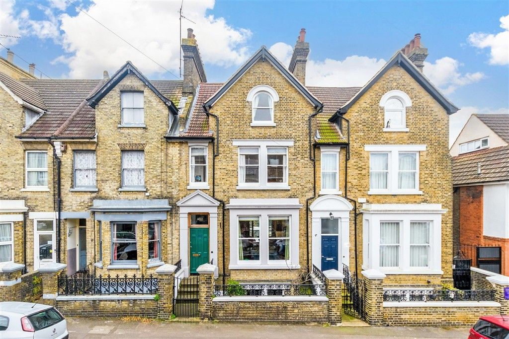 Property photo 1 of 19 Front