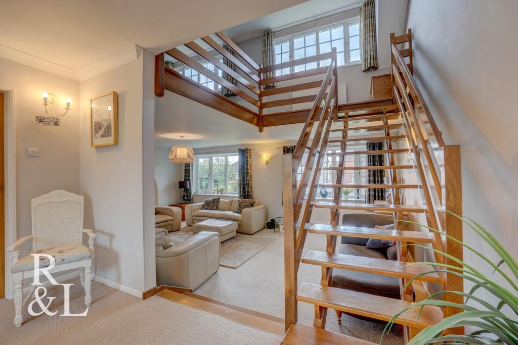 Property photo 3 of 36 Batched (18).Jpg