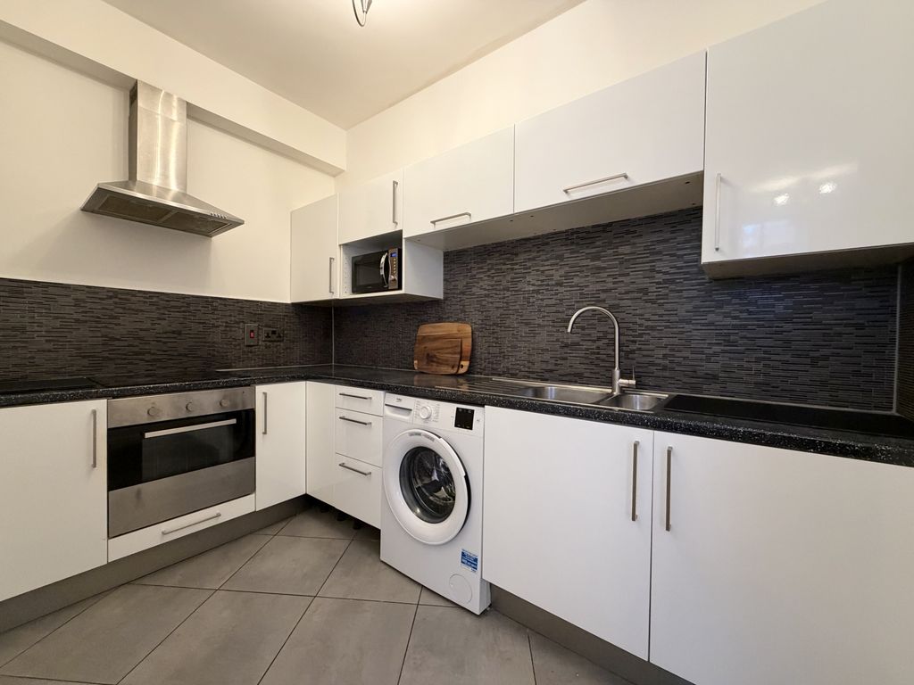 Property photo 2 of 16 Img_2937