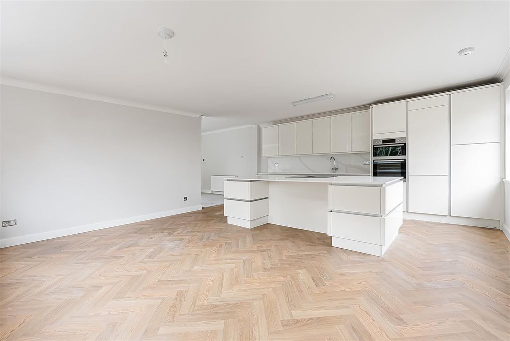 Property photo 3 of 21 58_77790.Jpg