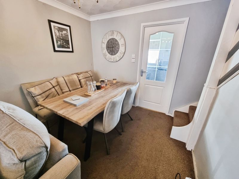 Property photo 3 of 8 Photo 4