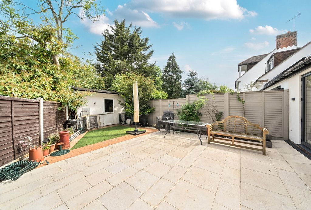 Property photo 3 of 11 8-681Ba72E95303-1...