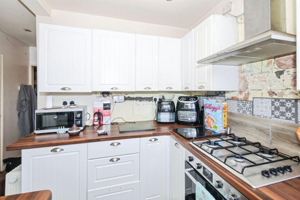 Property photo 2 of 12