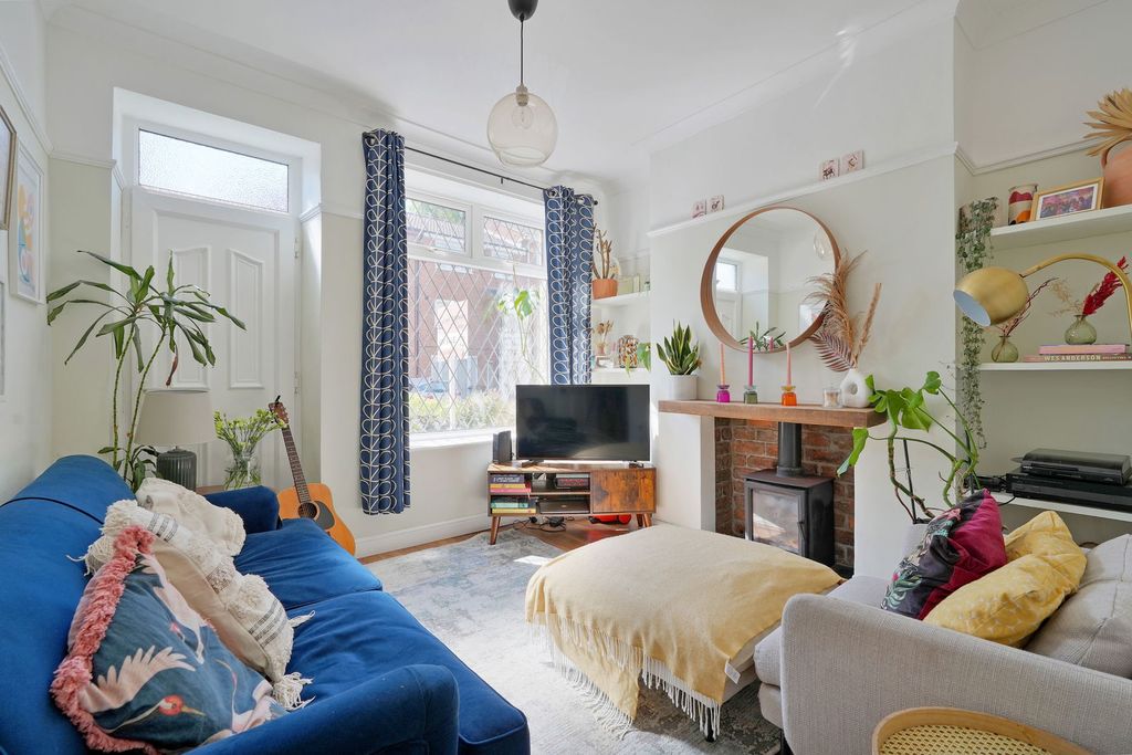 Property photo 2 of 31