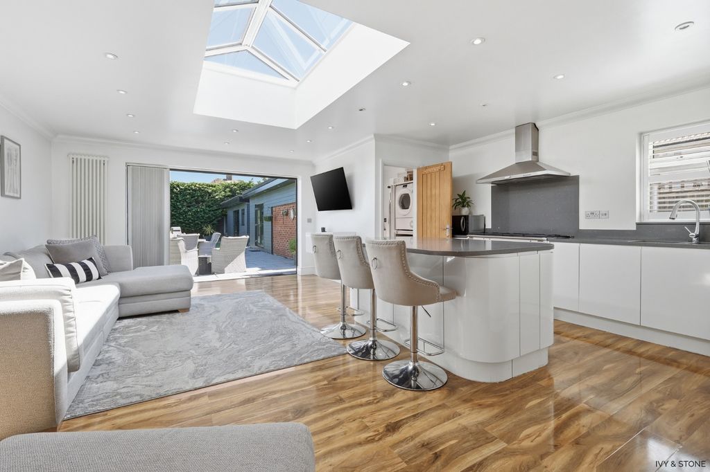 Property photo 1 of 30 4809850