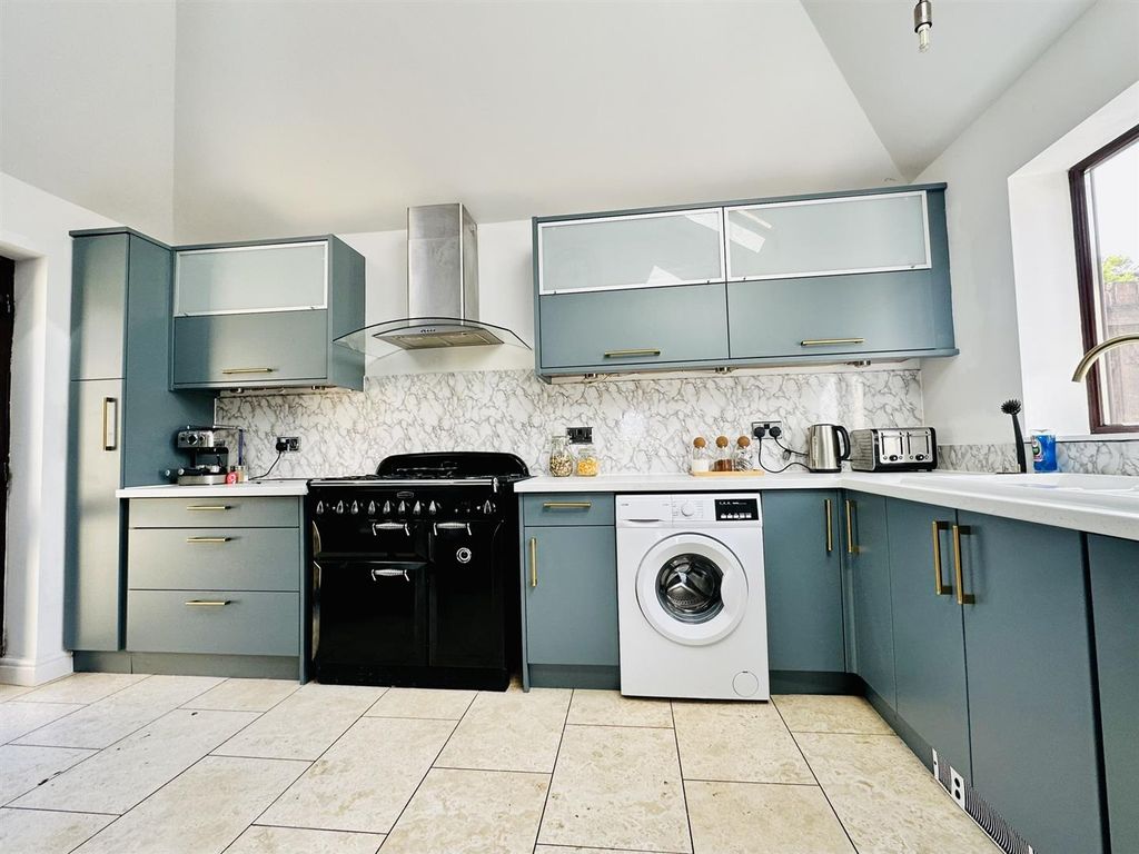 Property photo 1 of 12 Kitchen