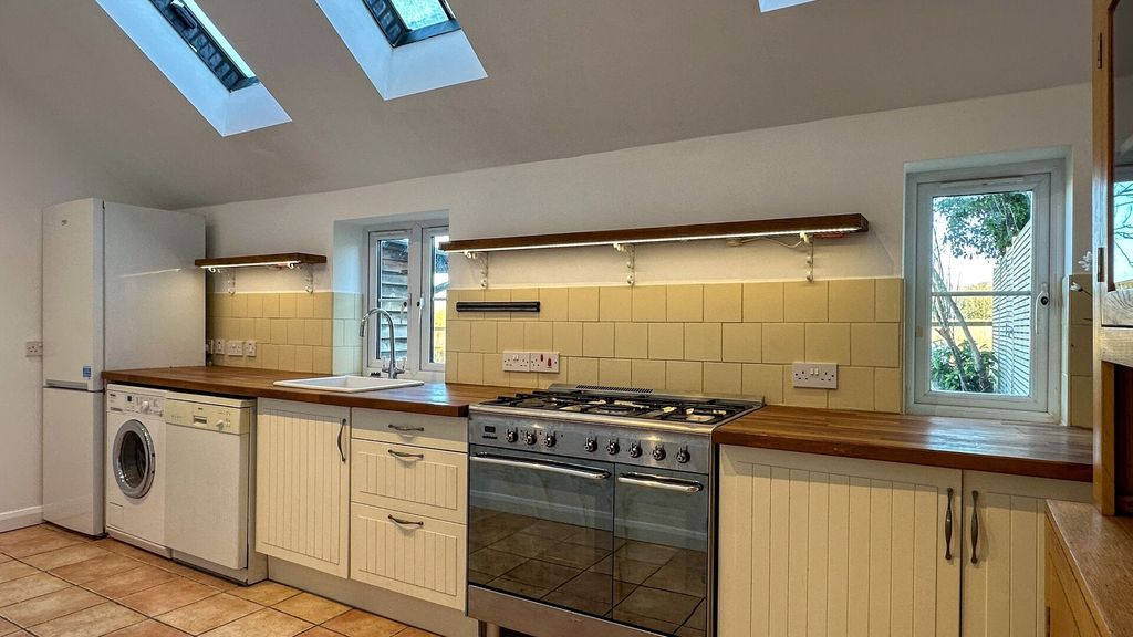 Property photo 3 of 15 Kitchen