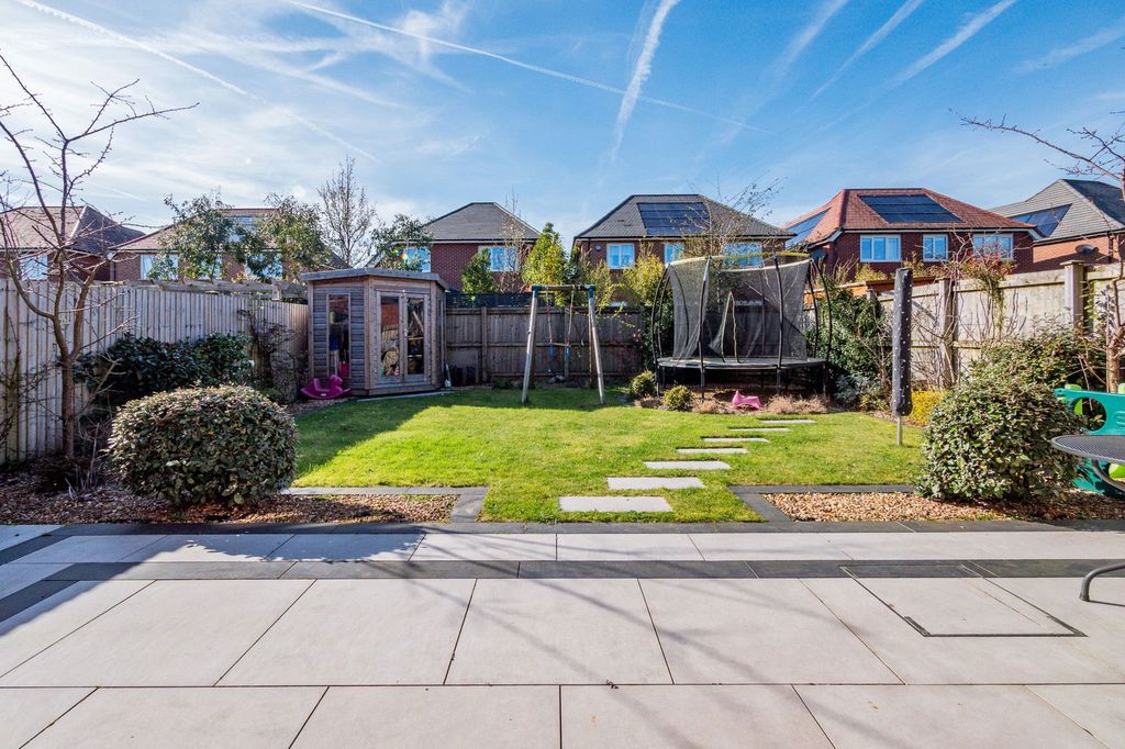 Property photo 2 of 25