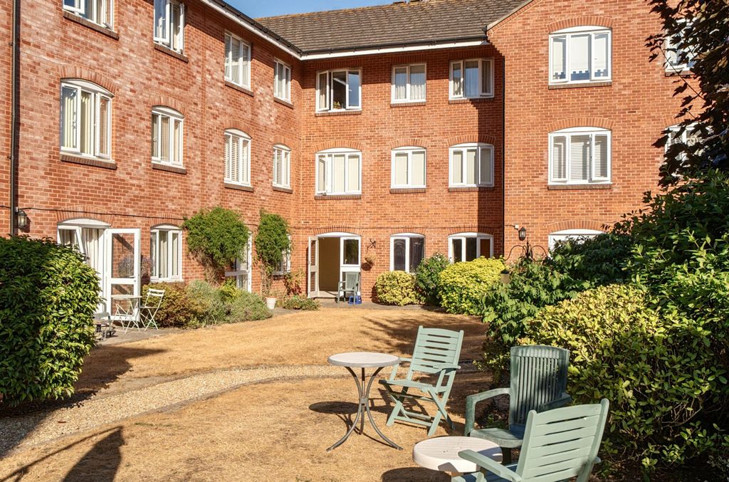 Property photo 2 of 19
