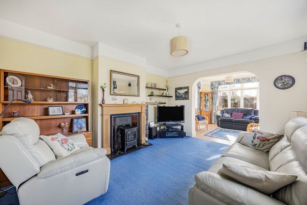 Property photo 2 of 17 Picture No. 16